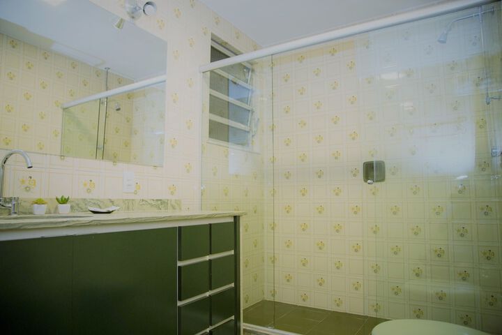 Room 49 of 64