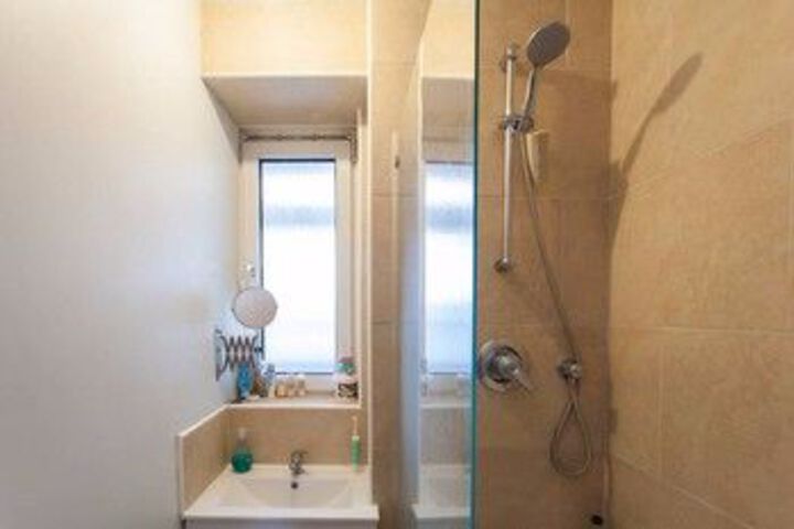 Room 6 of 29