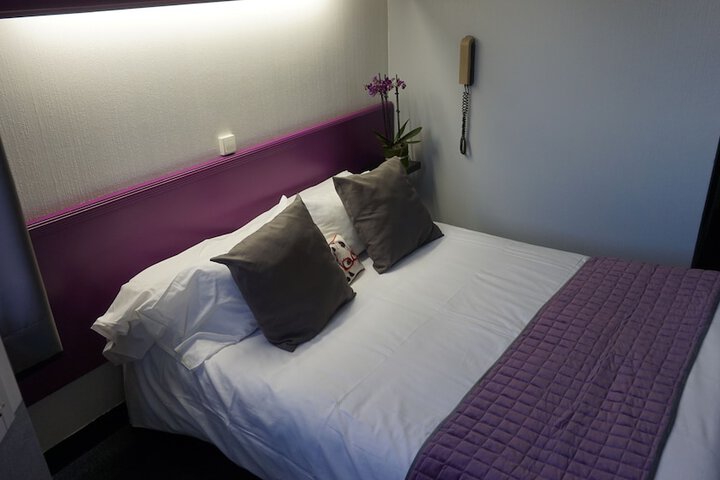 Room 15 of 30