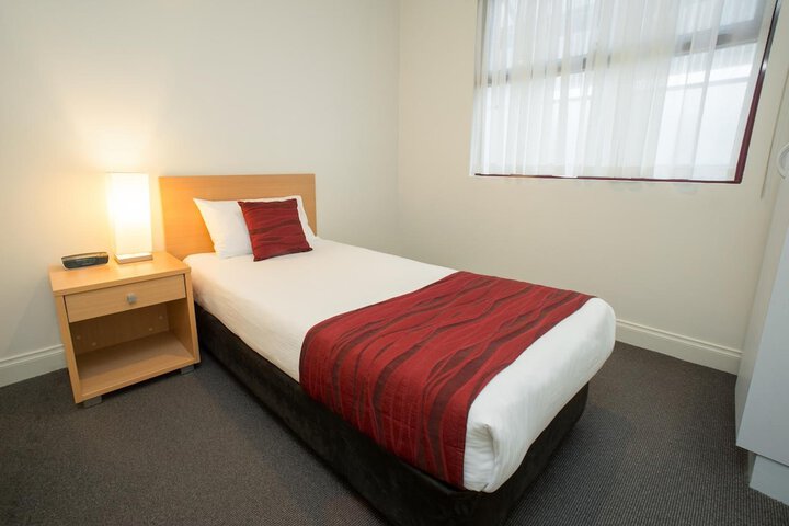 Room 15 of 38