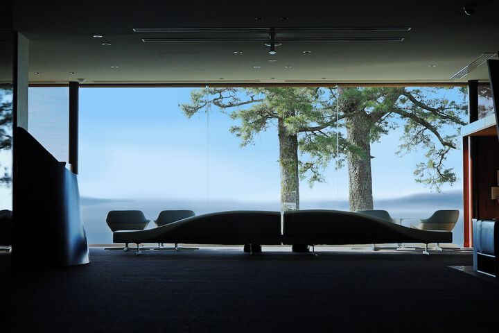 Entrance & Lobby