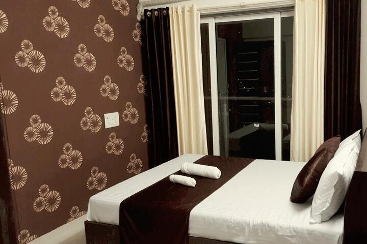 Suite 6 of 6