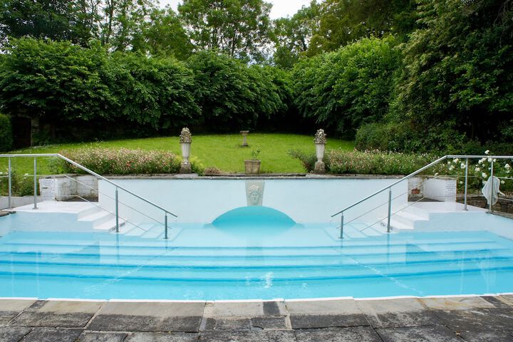 Pool 45 of 109