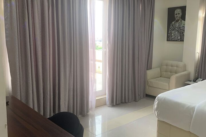 Room 14 of 34