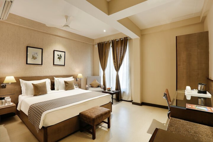 Room 11 of 21