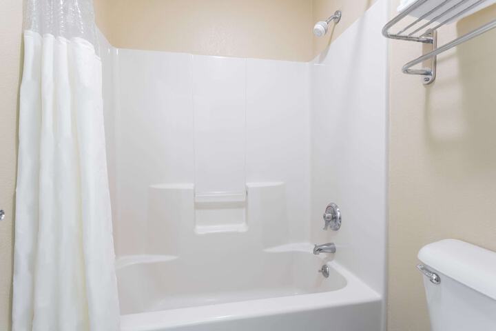 Room 14 of 18