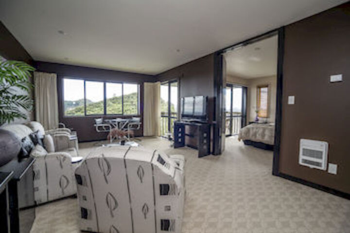 Room 25 of 28