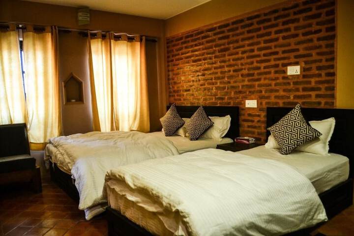 Room 2 of 17