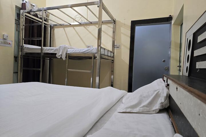 Room 19 of 82