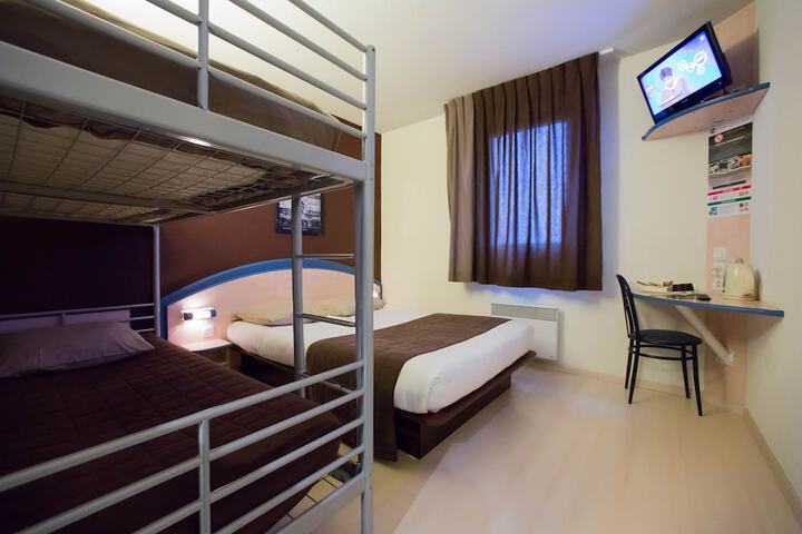 Room 8 of 47