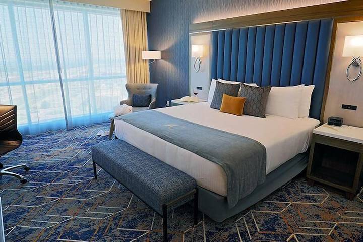 Deluxe King Bed Grand Tower (6 of 8)