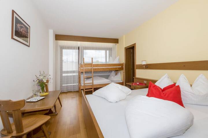 Room 10 of 54