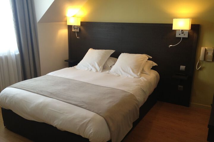 Room 4 of 30