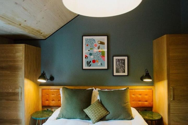 Room 16 of 46