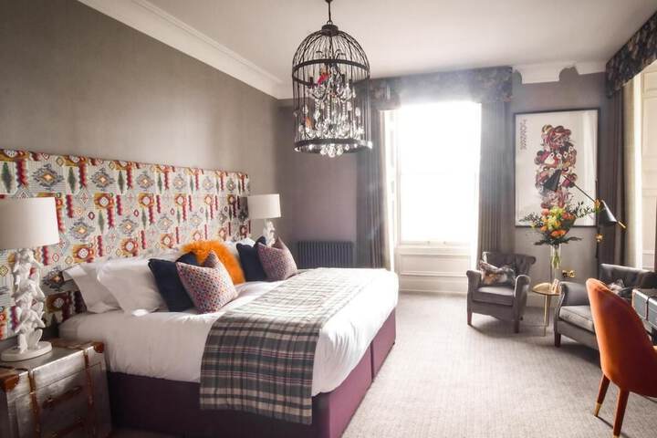 Room 3 of 9