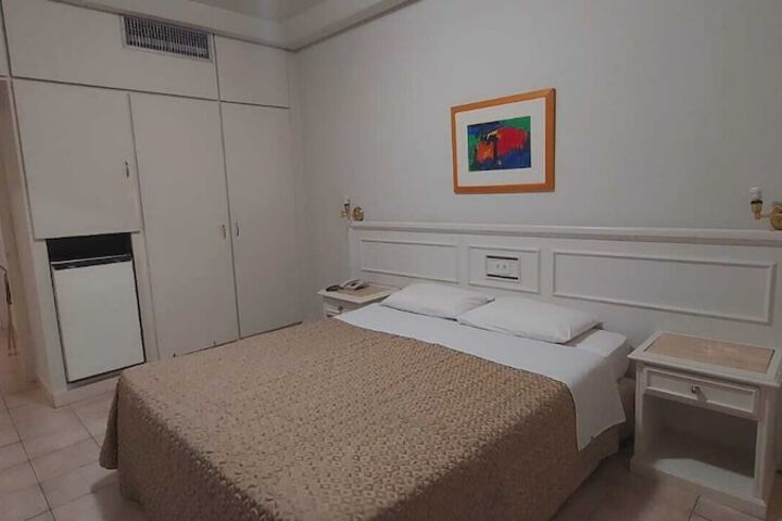 Room 37 of 80