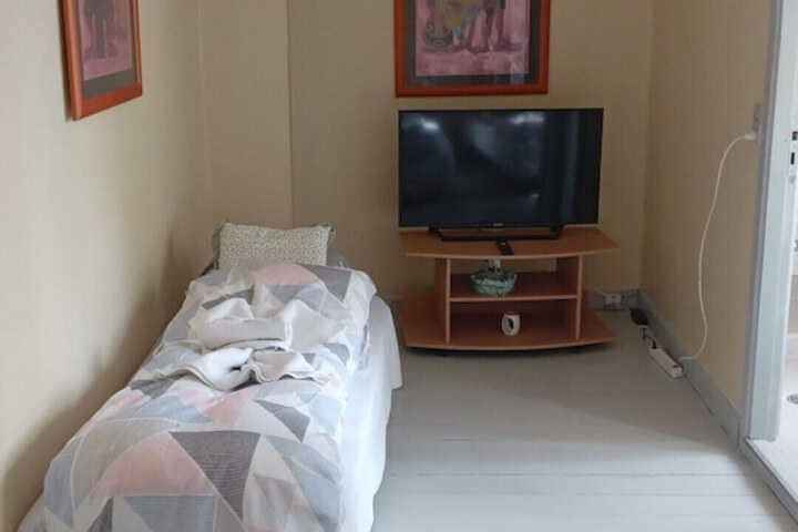 Room 11 of 30