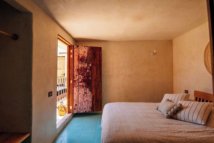 Room 45 of 118