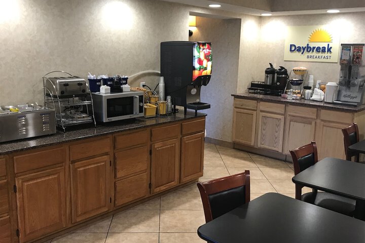 Breakfast/Coffee Service 28 of 36