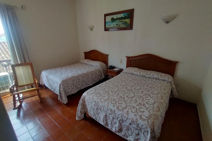 Room 18 of 38