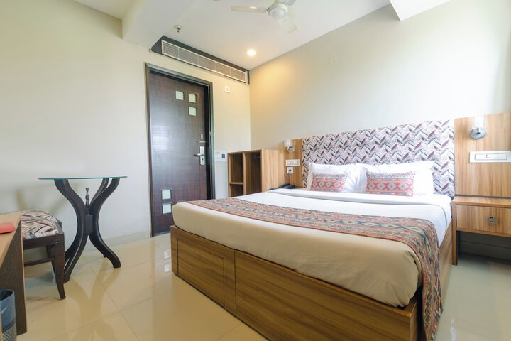 Room 2 of 8