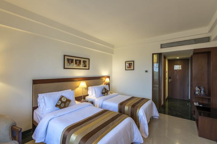 Room 15 of 87
