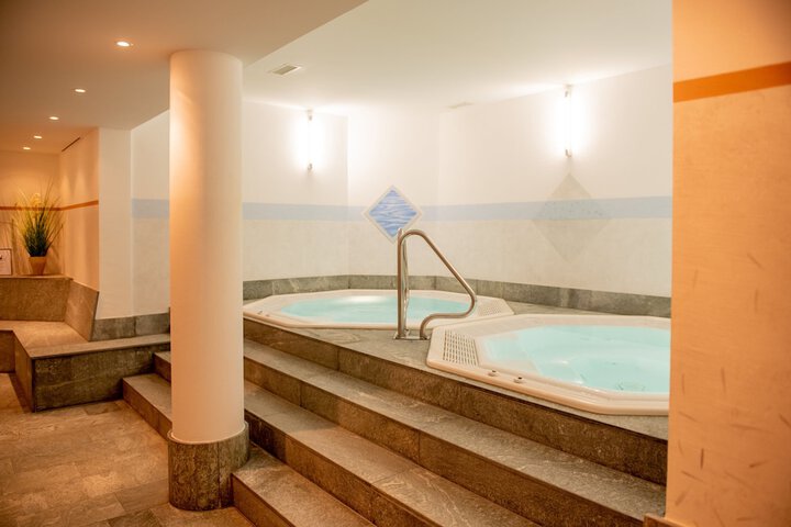 Spa 56 of 102