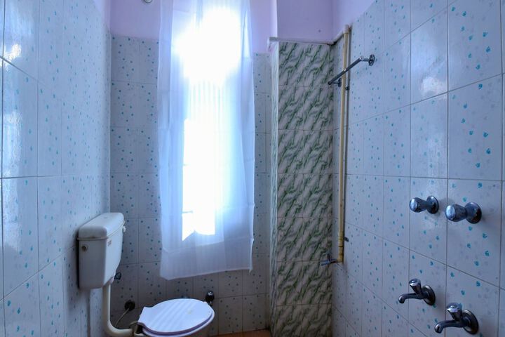 Room 9 of 17