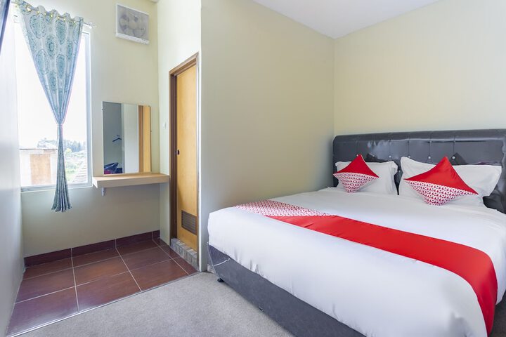 Room 10 of 21