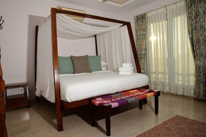 Room 28 of 64