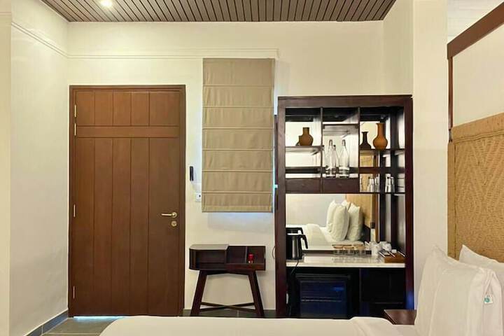 Room 25 of 57