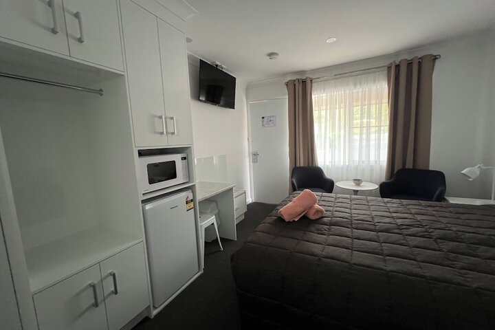 Room 16 of 95
