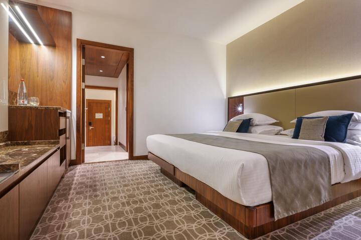 Room 38 of 100