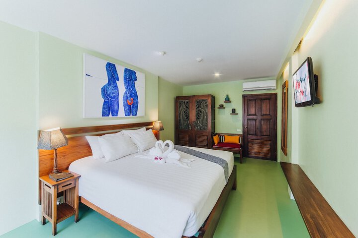 Room 5 of 129
