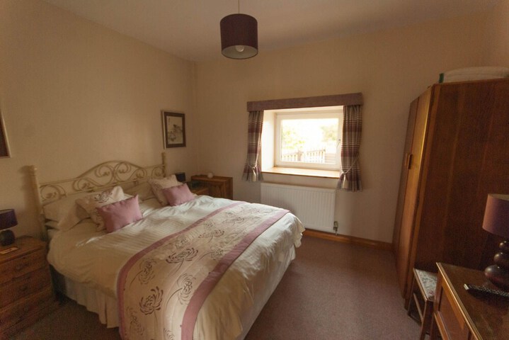 Room 3 of 43