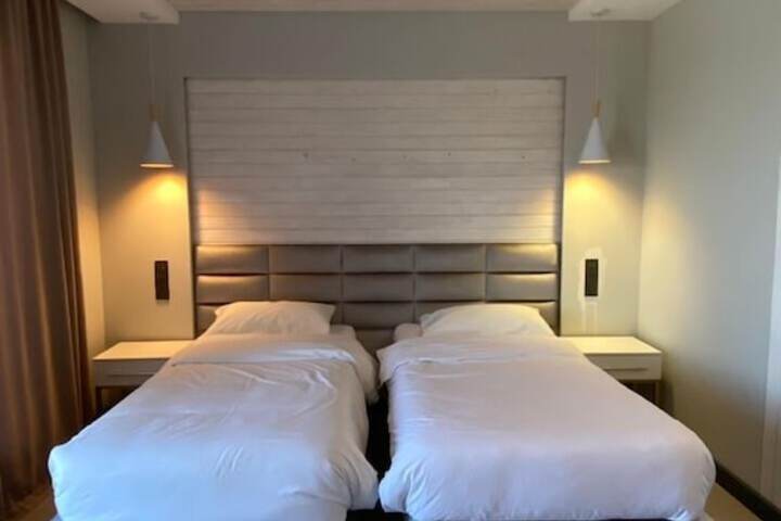 Room 4 of 38