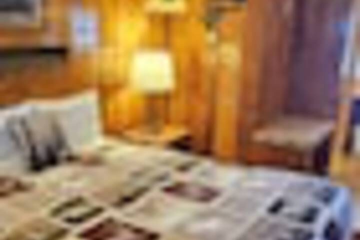 Room 41 of 210