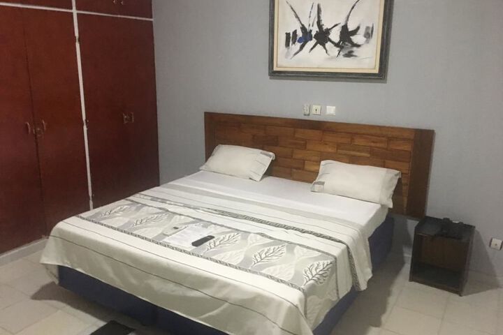 Room 18 of 31