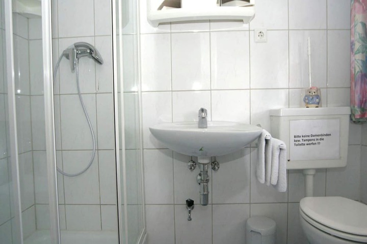 Room 9 of 21