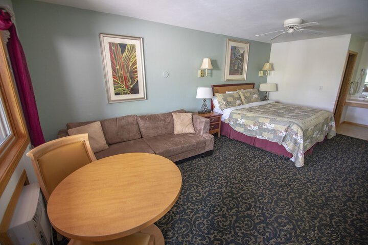Room 13 of 95