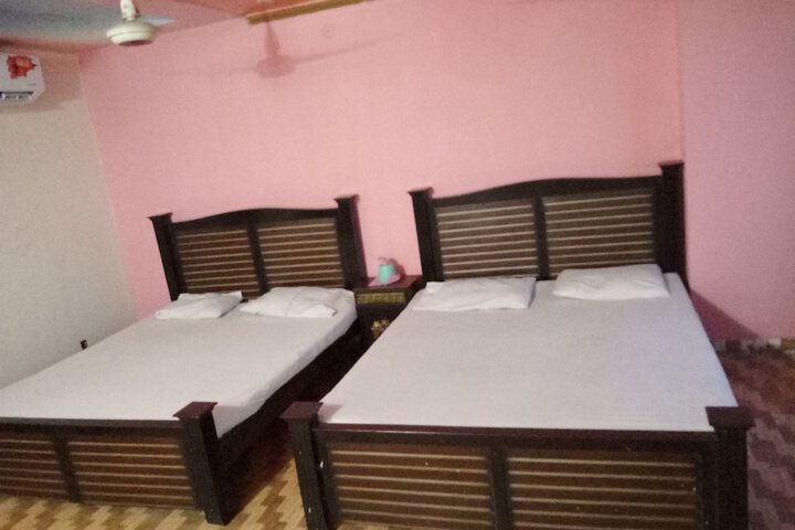 Room 3 of 10