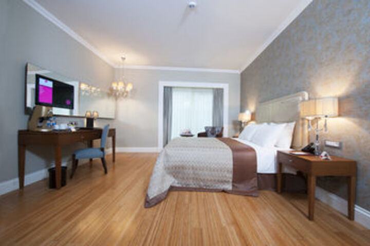 Room 35 of 89
