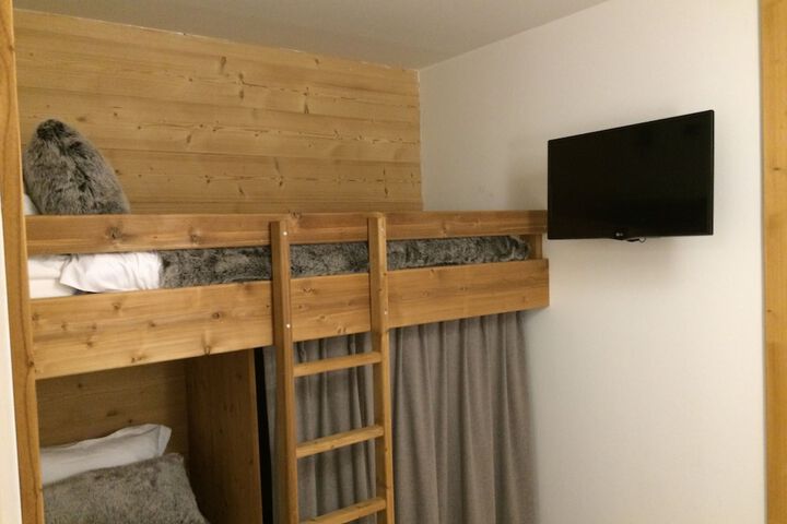 Room 16 of 104