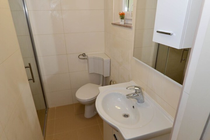 Room 14 of 24