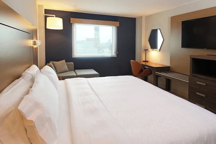 Room 5 of 22