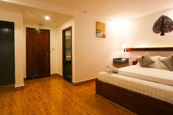 Room 11 of 27