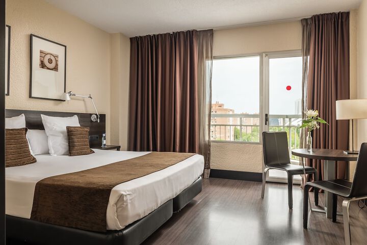 Room 8 of 42