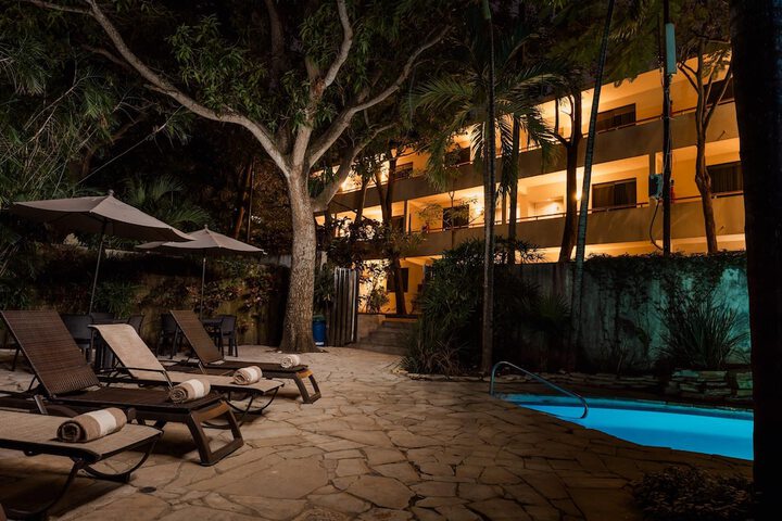 Pool Hotel