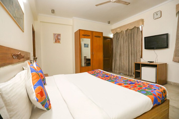 Room 15 of 27