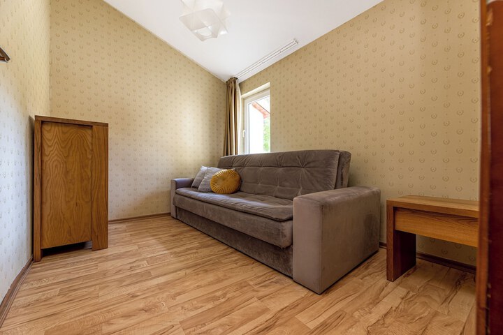 Room 36 of 214